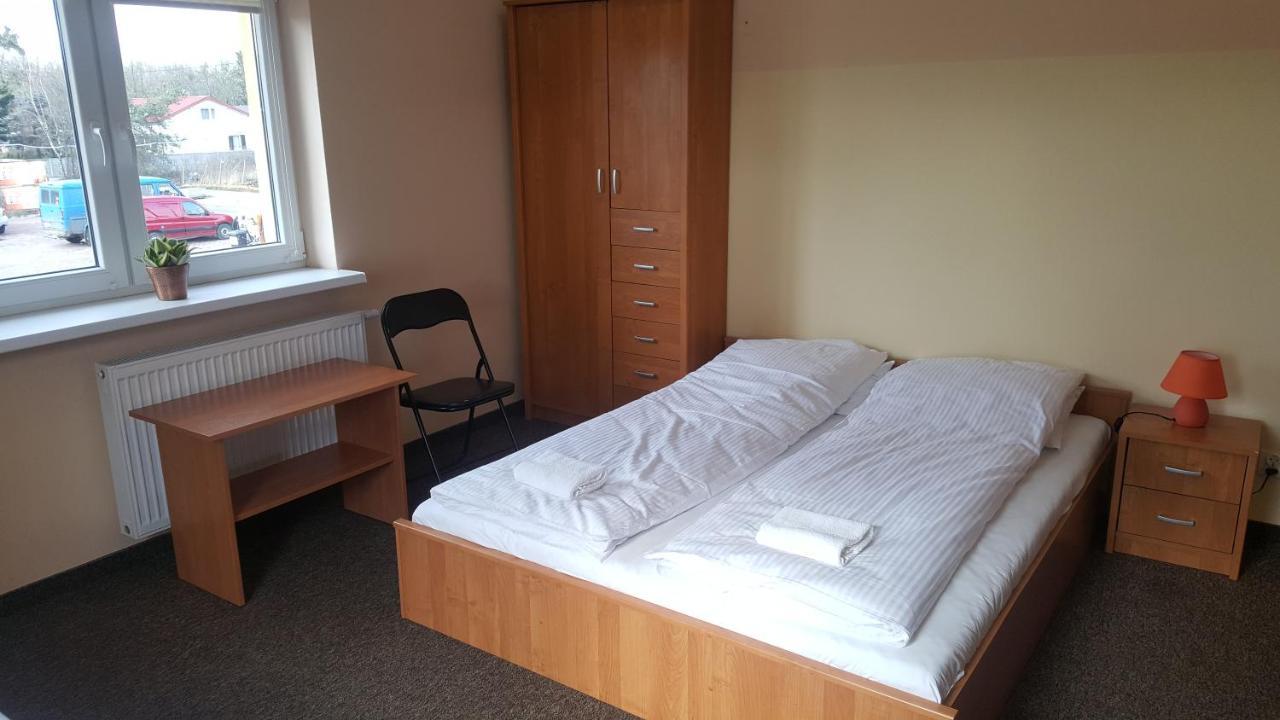 Hotelik Sj Łódź Buitenkant foto