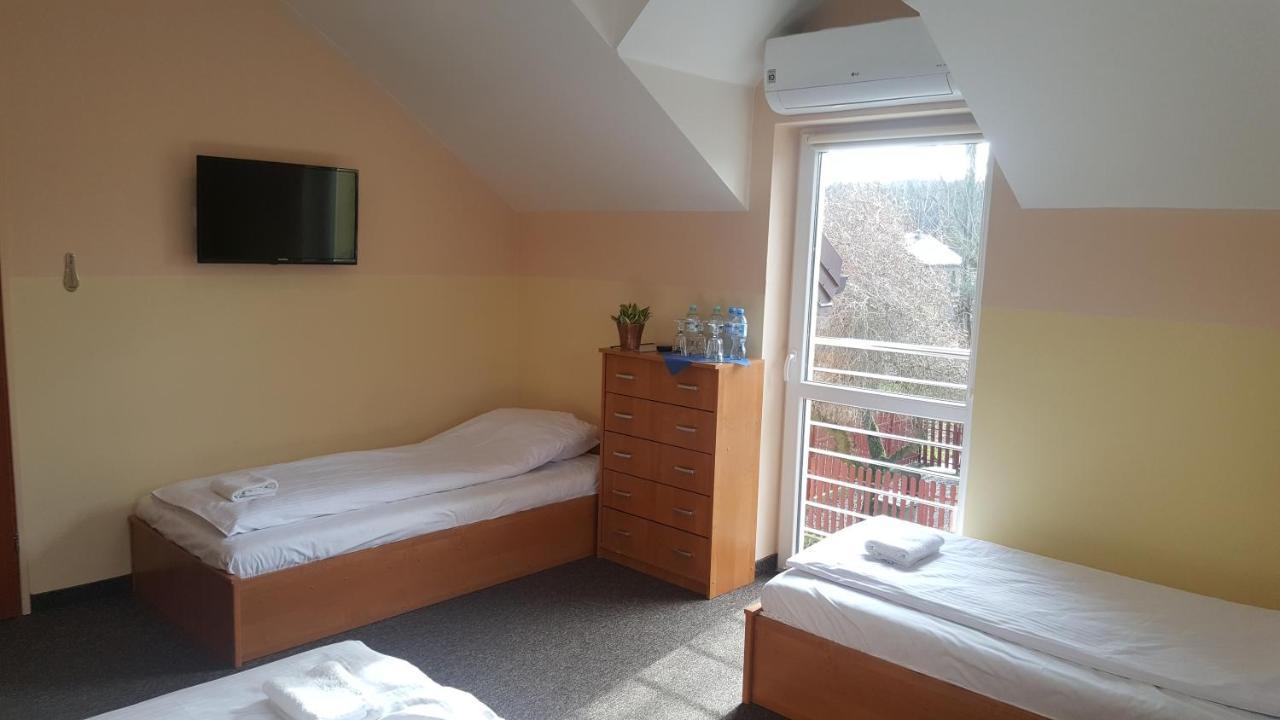 Hotelik Sj Łódź Buitenkant foto