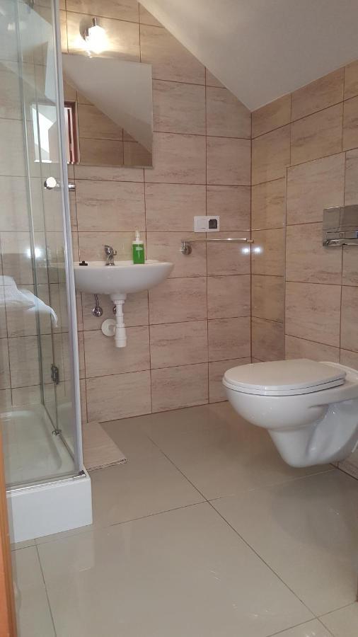 Hotelik Sj Łódź Buitenkant foto