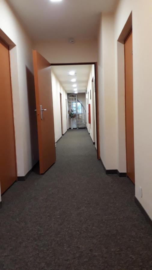 Hotelik Sj Łódź Buitenkant foto