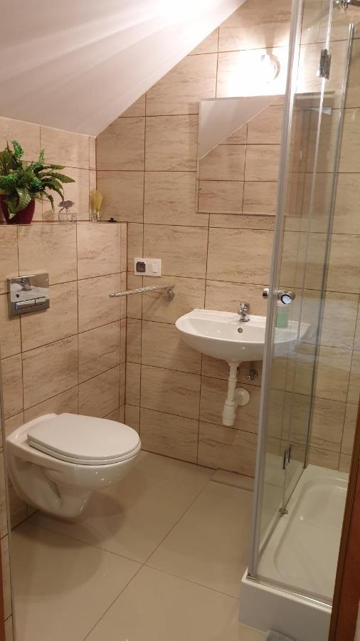 Hotelik Sj Łódź Buitenkant foto