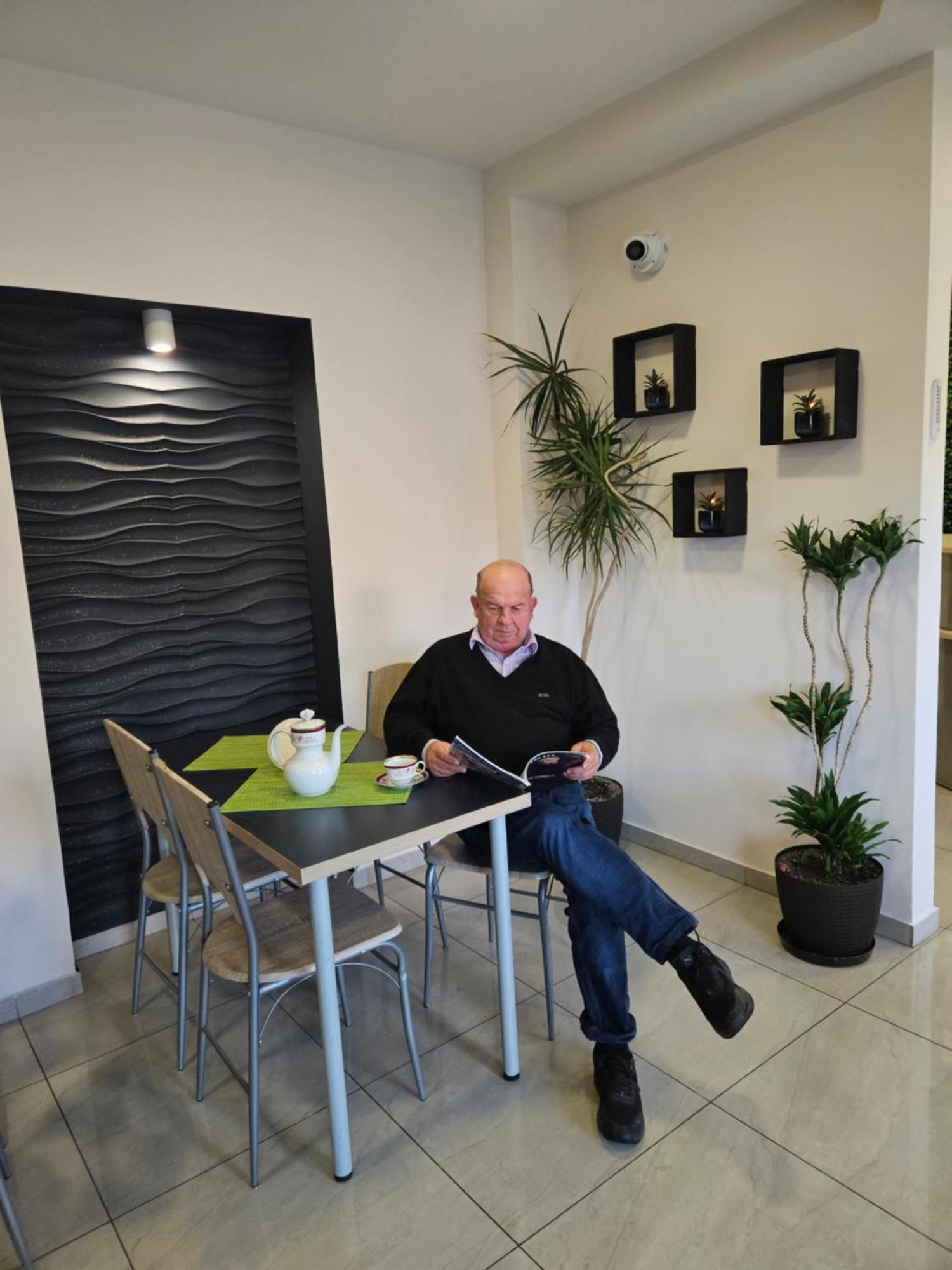 Hotelik Sj Łódź Buitenkant foto