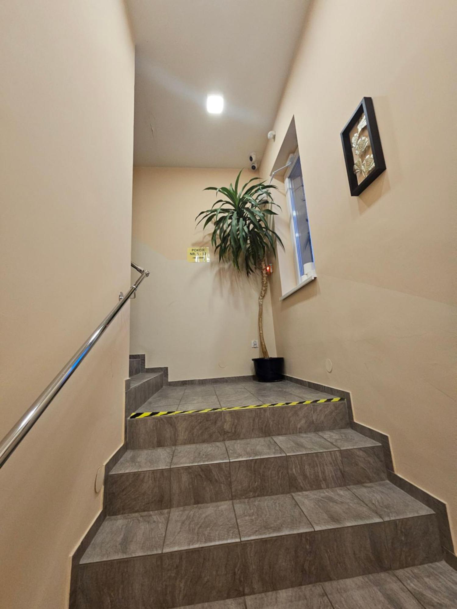 Hotelik Sj Łódź Buitenkant foto