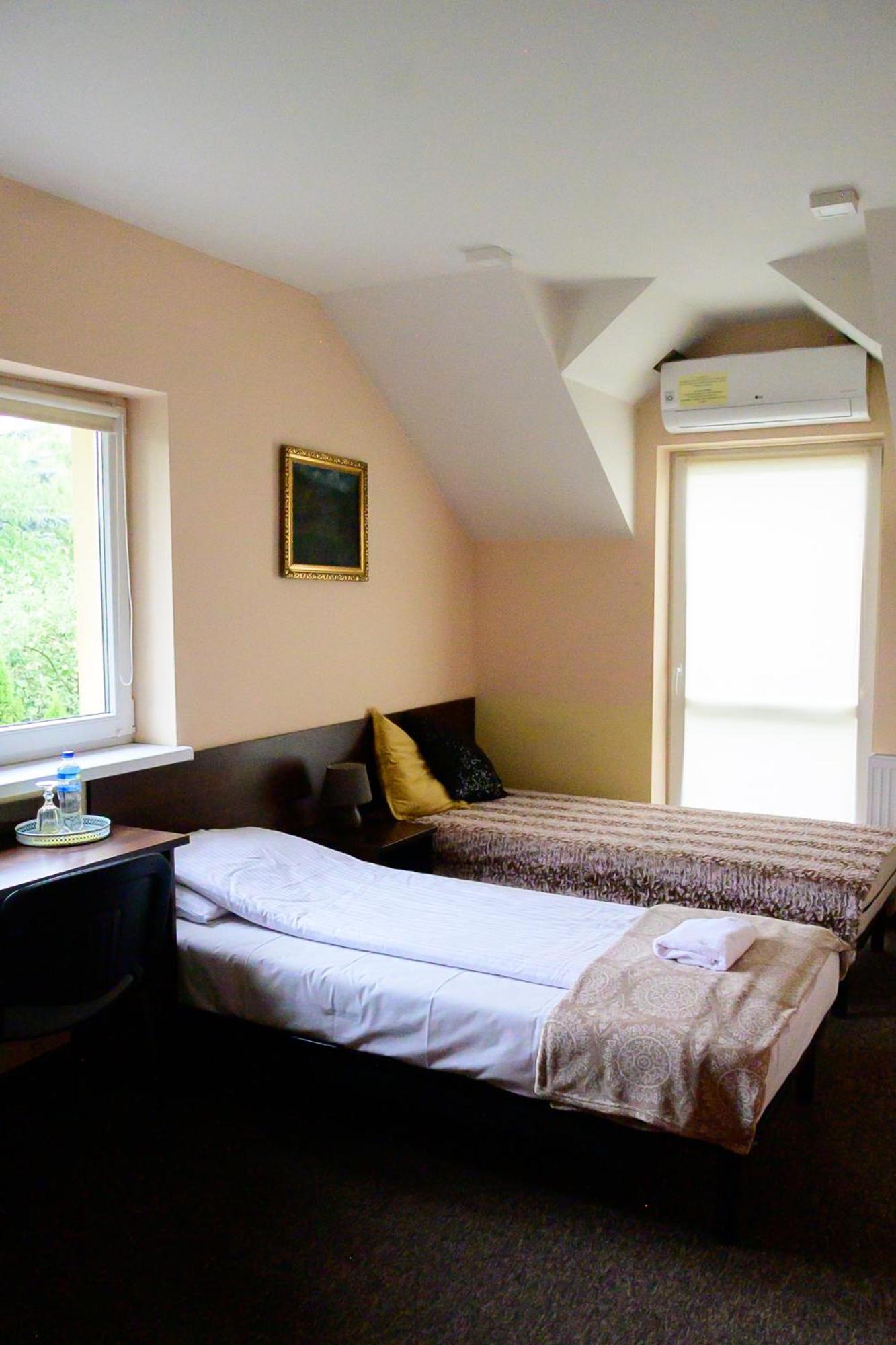 Hotelik Sj Łódź Buitenkant foto